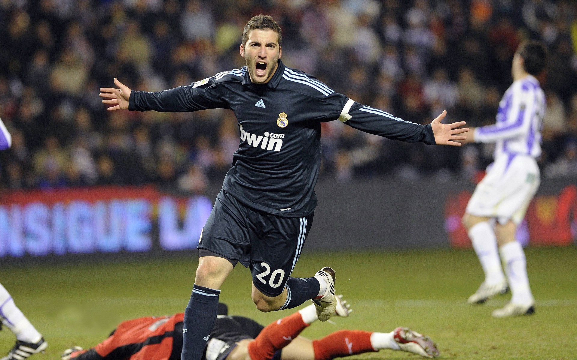 开yun体育-托尔金斯坦客场惨败，实现三连败，托尔金2019